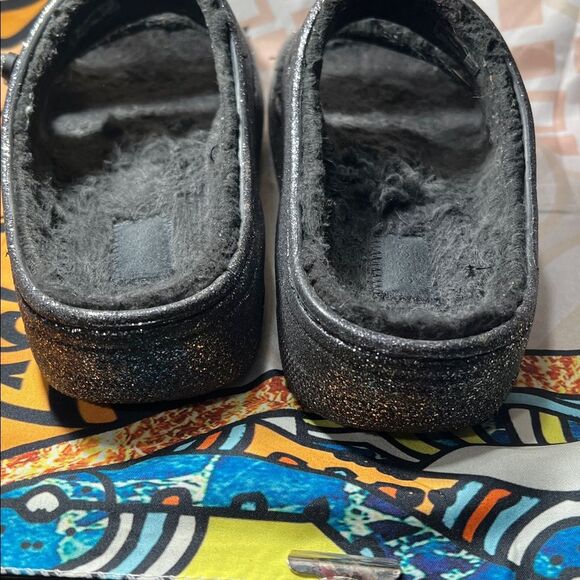 Crocs Classic Cozzzy Glitter Sandals - Size 8 - Picture 3 of 6